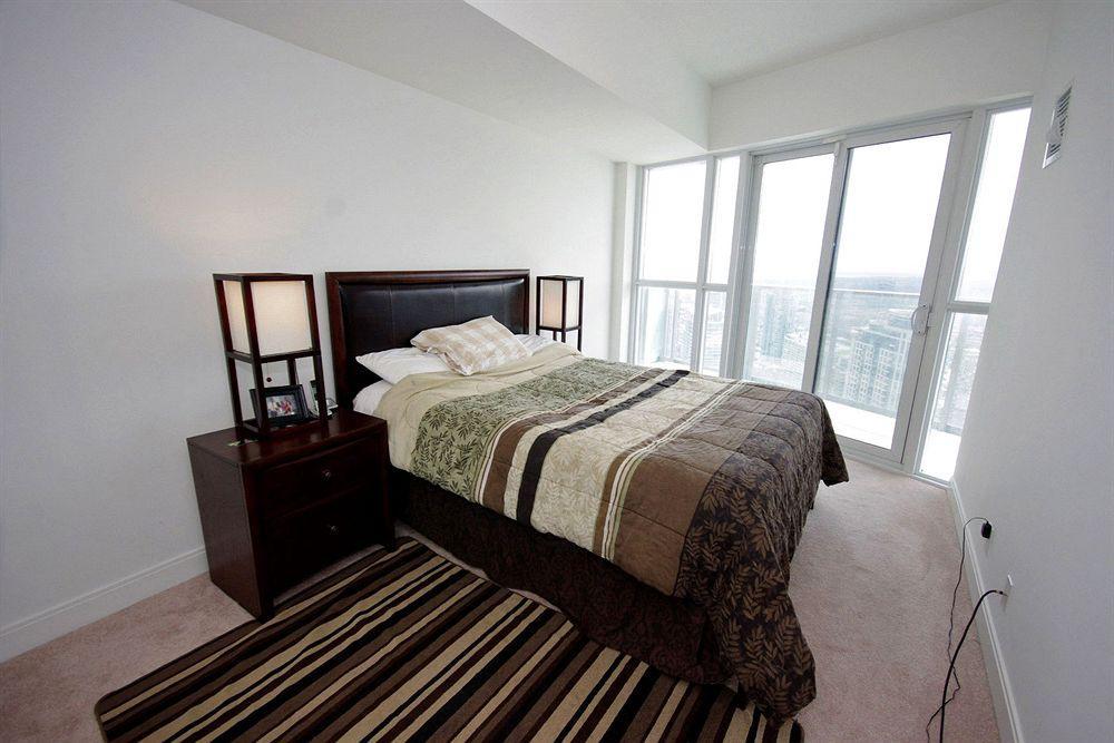 Downtown Mississauga Executive Suites Sq1 Eksteriør billede