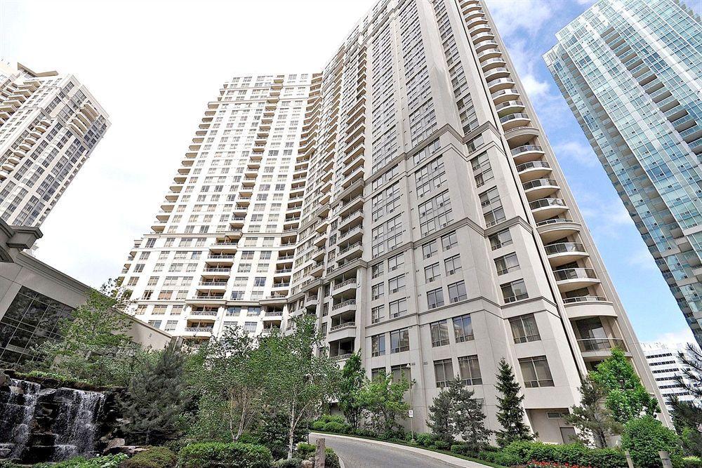 Downtown Mississauga Executive Suites Sq1 Eksteriør billede