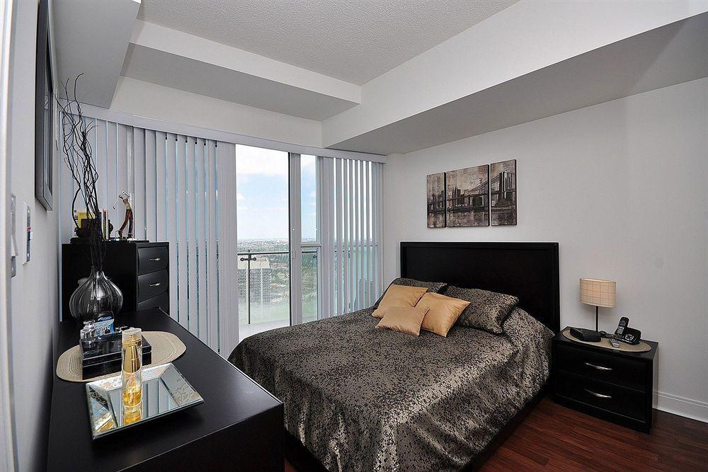 Downtown Mississauga Executive Suites Sq1 Eksteriør billede