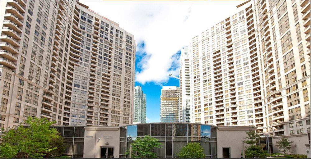 Downtown Mississauga Executive Suites Sq1 Eksteriør billede