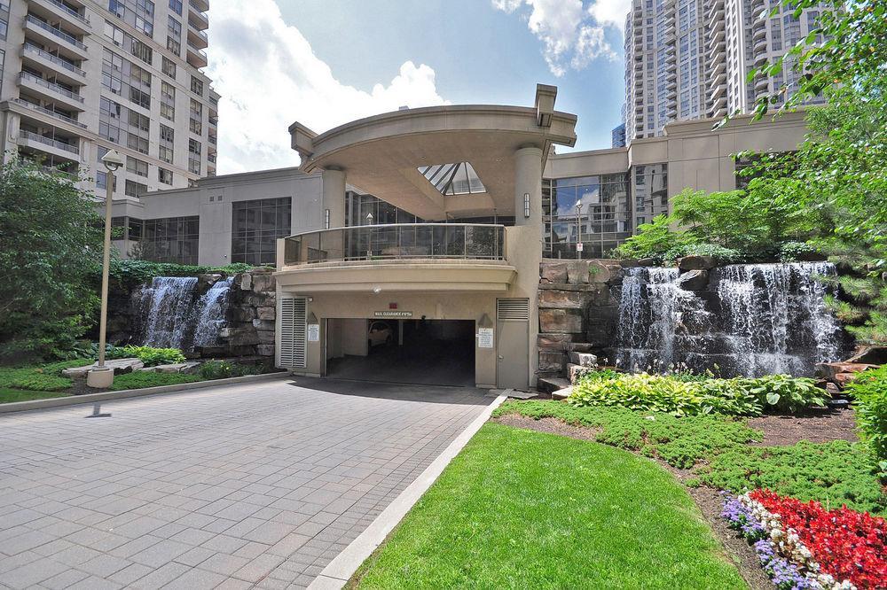 Downtown Mississauga Executive Suites Sq1 Eksteriør billede