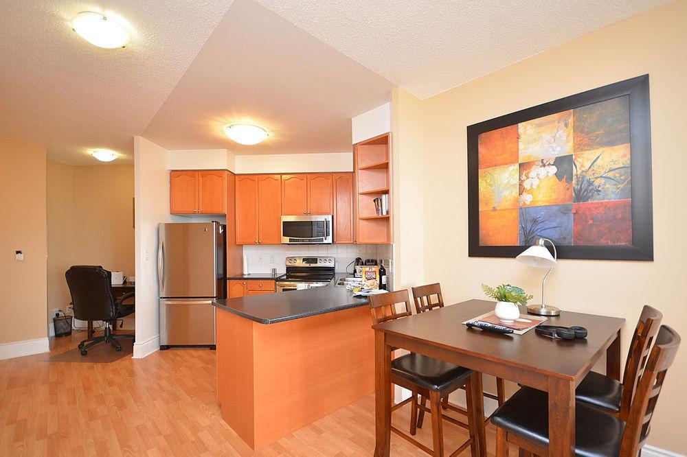 Downtown Mississauga Executive Suites Sq1 Eksteriør billede