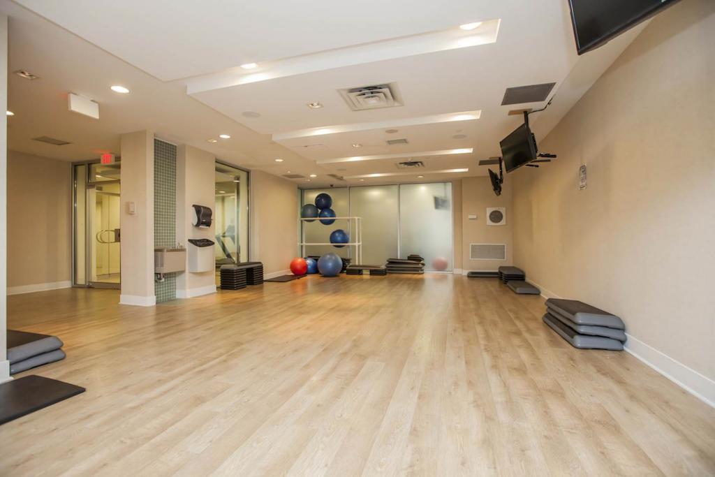 Downtown Mississauga Executive Suites Sq1 Eksteriør billede